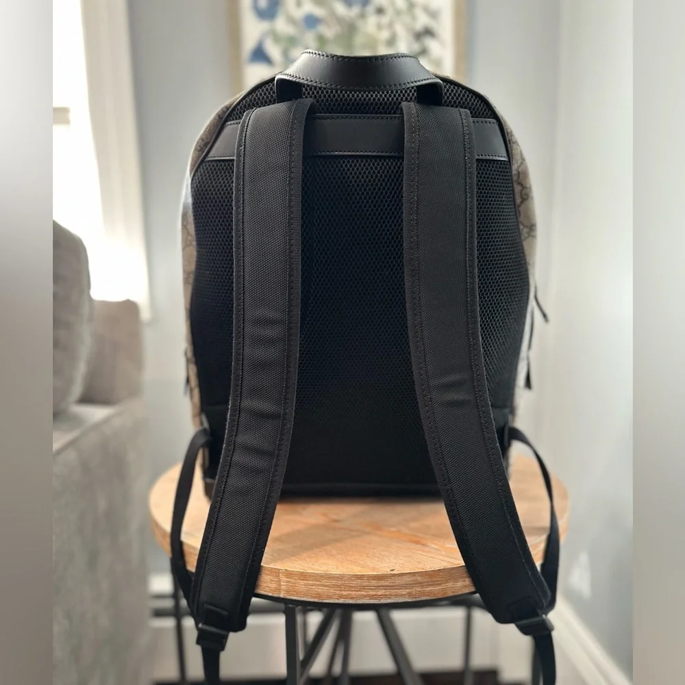 Gucci GG Supreme Large Backpack - Picture 12 of 13